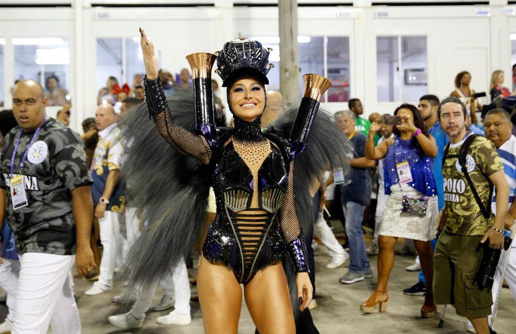 Sabrina Sato é elevada a rainha da Unidos de Vila Isabel no carnaval de 2020 no Rio | Carnaval 2020 no Rio de Janeiro | G1