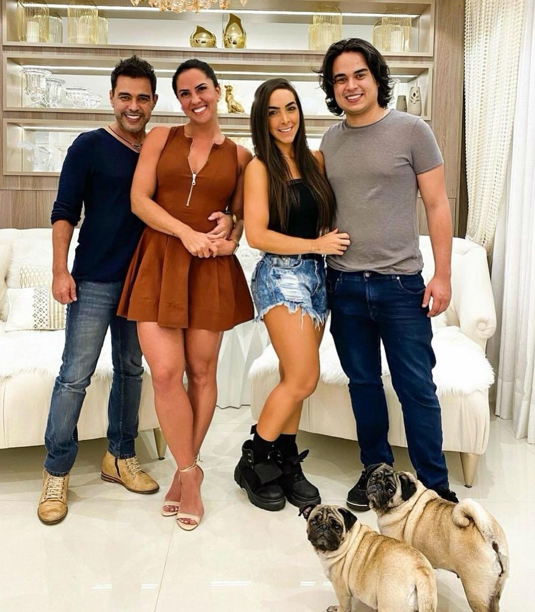 Zezé di Camargo e família (Foto: Reprodução / Instagram)