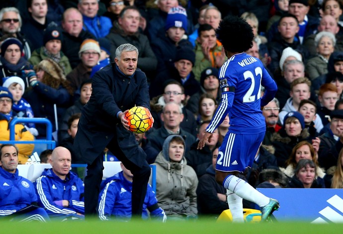 Willian e José Mourinho Chelsea (Foto: Getty Images)