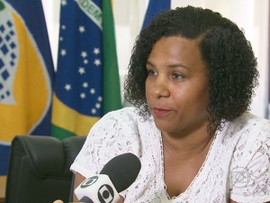 Teresa Sousa é assistente social do INSS e explica como famílias podem receber BPC (Foto: Reprodução/TV Globo)