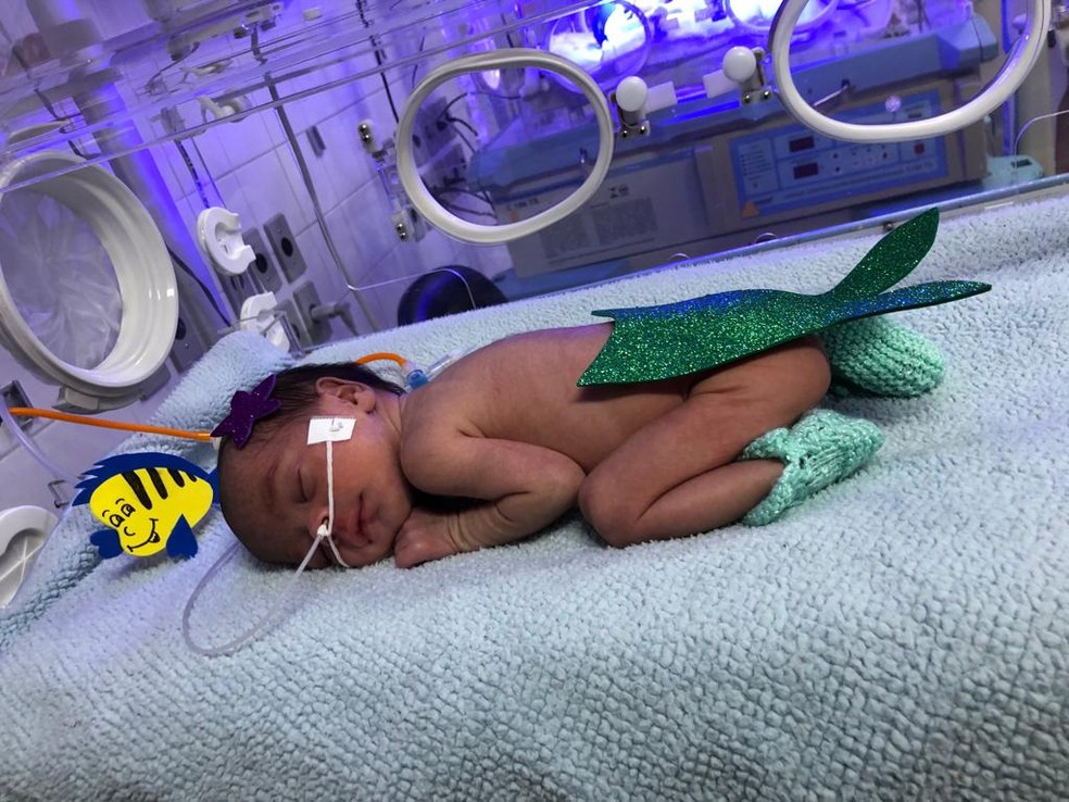 Bebê prematura com fantasia da UTI Neonatal do Hospital Regional de Ceilândia  — Foto: Saúde-DF/ Divulgação