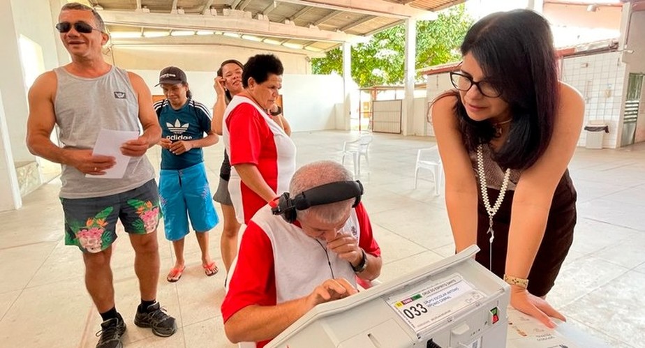 'Pode ir votar de bermuda': pergunta cresce nas buscas às vésperas das eleições de 2022