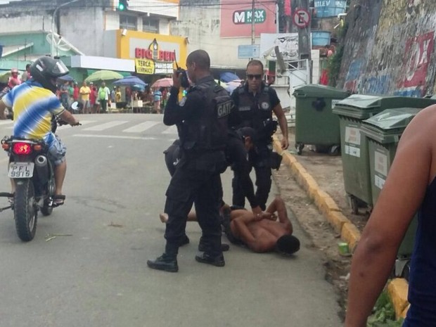 Preso é capturado após fuga do Complexo do Curado (Foto: Reprodução/Whatsapp)