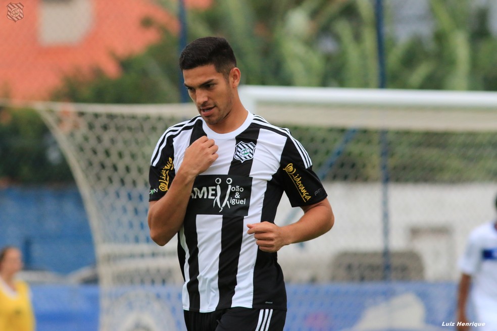 Hoje no Figueirense, André Luis ficou sem contrato com o Botafogo em janeiro (Foto: Luiz Henrique/Figueirense FC)