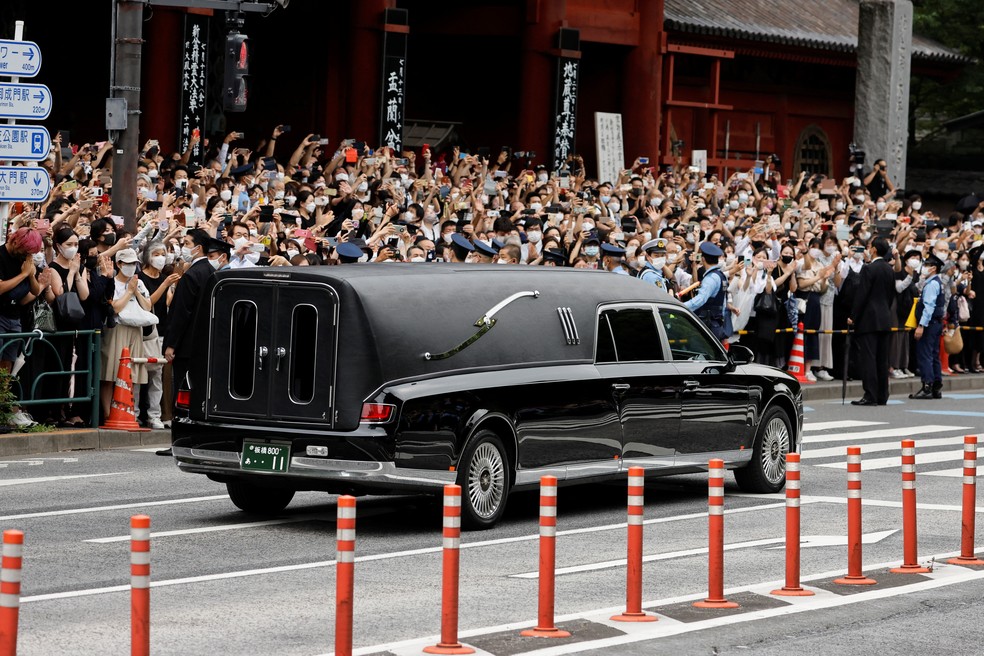 Não consigo superar a tristeza': milhares de japoneses se despedem do ex-premiê  Shinzo Abe | Mundo | G1