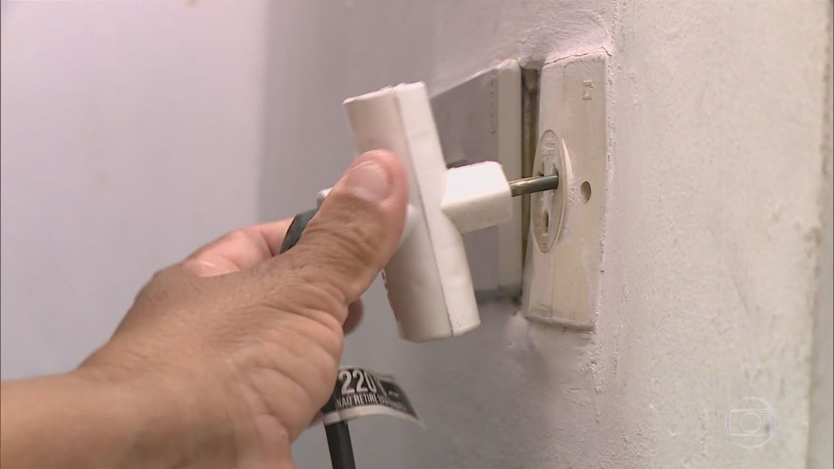 Comitê recomenda elevar de R$ 9,49 para R$ 14,20 valor da taxa extra da conta de luz