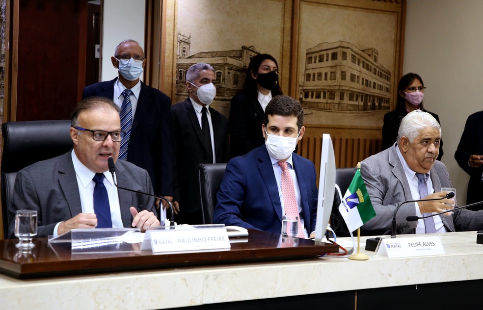 Presidente da mesa diretora Paulinho Freire, 1º secretário Felipe Alves e 2º secretário Aroldo Alves — Foto: Elpídio Junior