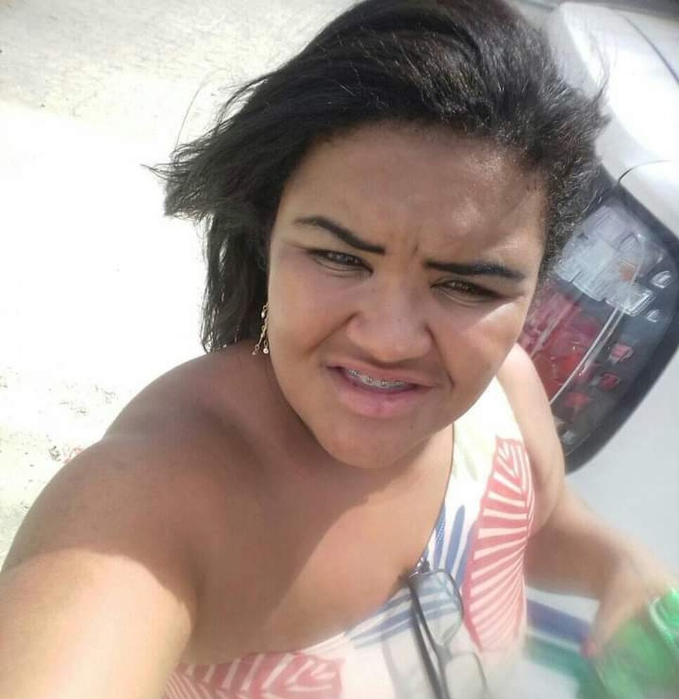 Jovem de 21 anos é morta com disparo acidental de arma de fogo em Tabira — Foto: WhatsApp/Reprodução