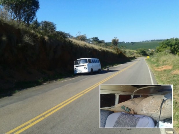 Veículo roubado com sacas de café foi encontrado às margens de rodovia em Divisa Nova (MG) (Foto: Reprodução EPTV)