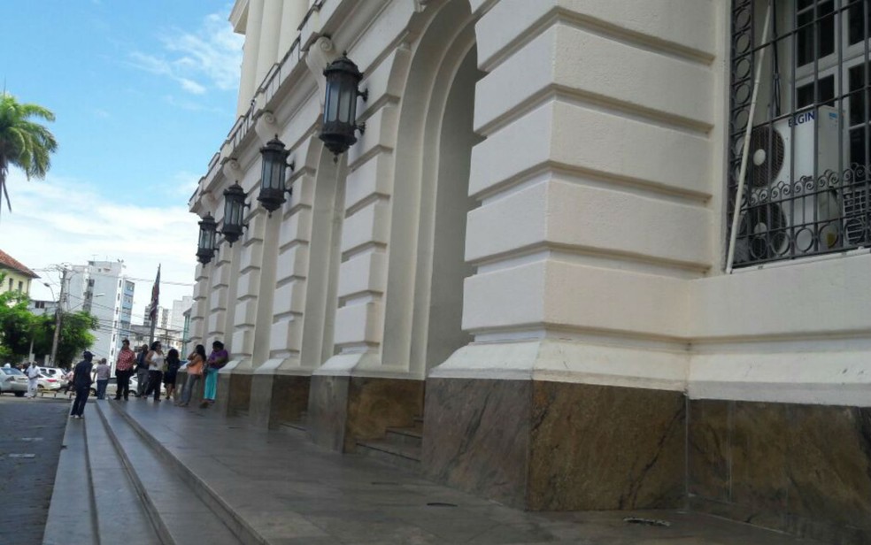 JÃºri popular ocorre nesta terÃ§a-feira (27), no fÃ³rum Ruy Barbosa, em Salvador (Foto: Vanderson Nascimento/ TV Bahia)