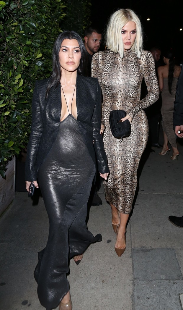 Kourtney Kardashian e Khloé Kardashian (Foto: Getty Images)
