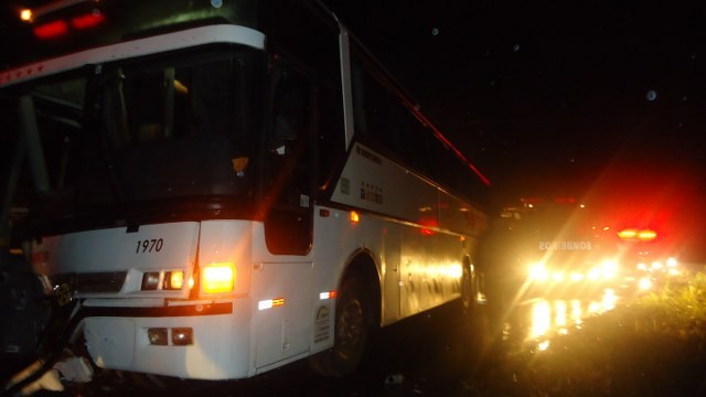 Ônibus saiu de de Foz do Iguaçu (PR) e ia para Capinzal (SC) (Foto: PMRv/Divulgação)