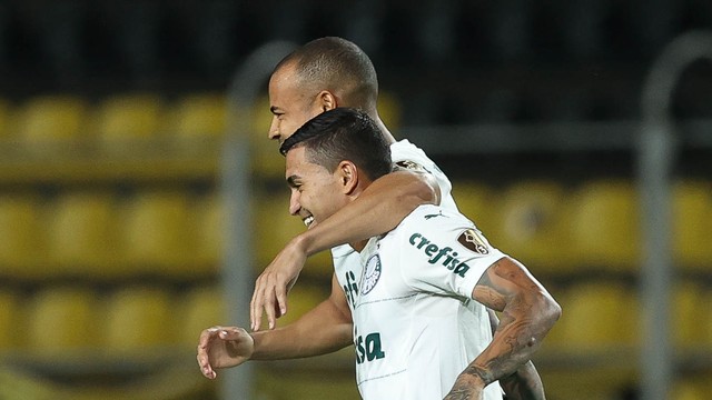 Dudu comemora primeiro gol do Palmeiras