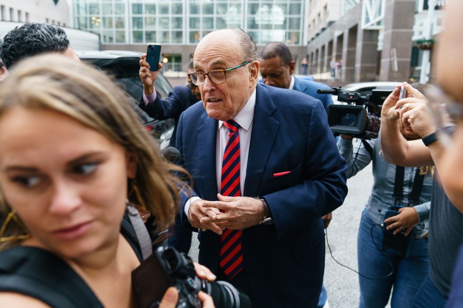Alvo de inquérito, Giuliani comparece perante grande júri em Atlanta que investiga Trump
