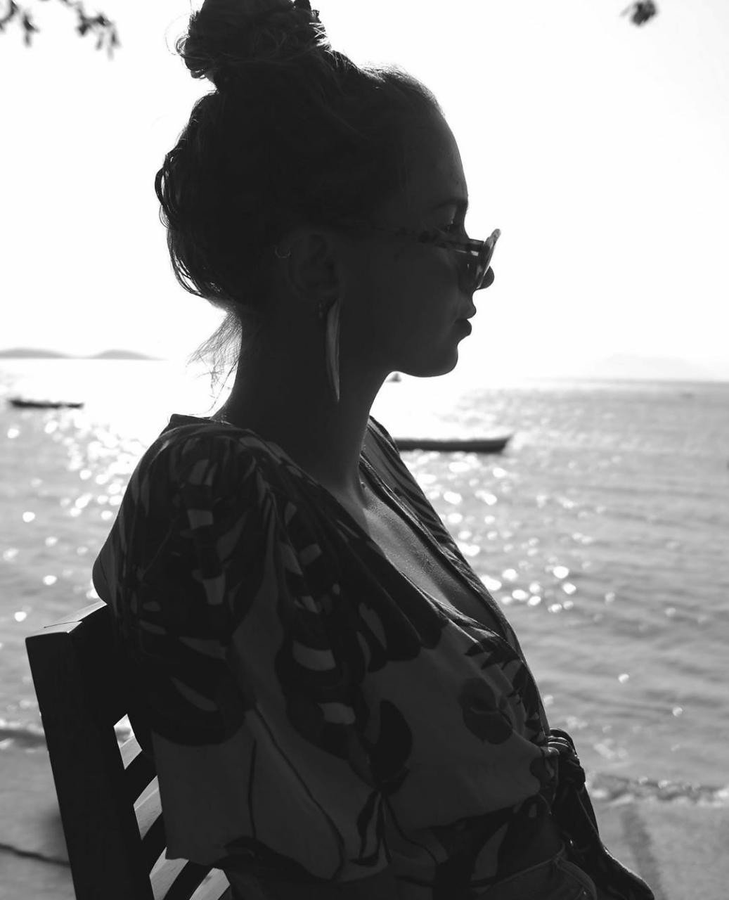 Isa Scherer em clique lindo próximo ao mar (Foto: Reprodução/Instagram)