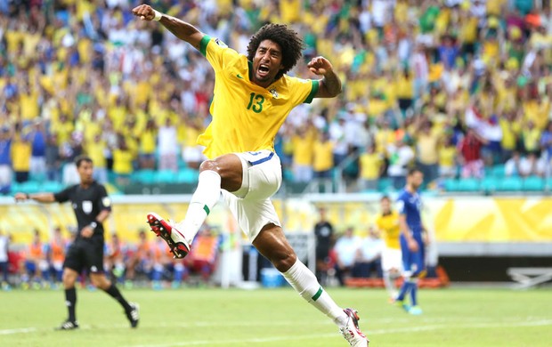 Dante comemoração Brasil e Itália (Foto: Agência AP)