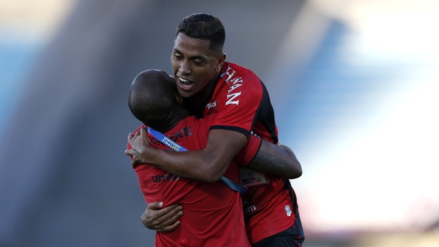 Athletico-PR x Bragantino