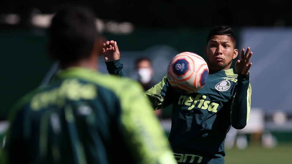 Palmeiras obtém efeito suspensivo para escalar Rony contra Corinthians