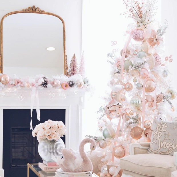 Árvore de Natal Branca: 8 ideias para decorar sua casa