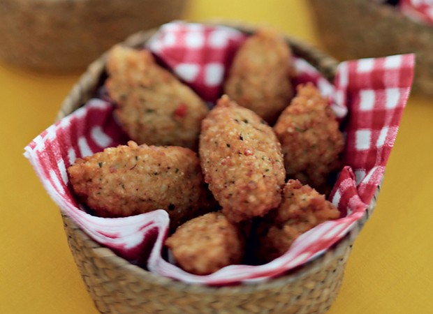 Pecado clássico Quem resiste a uma fritura? Cestinhas D. Filipa guardanapos Roberto Simões Casa (Foto: Casa e Comida)