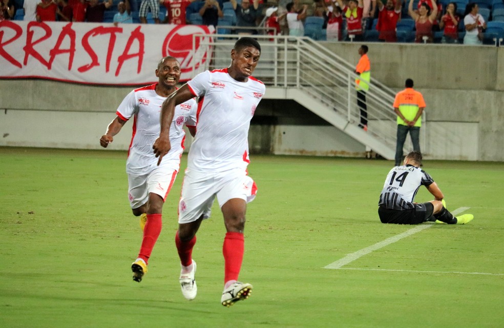 Santa Cruz De Natal Contrata Atacante Max Idolo Do America Rn Santa Cruz Fc Rn Ge