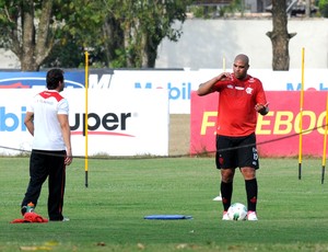Adriano treino Flamengo (Foto: André Durão / Globoesporte.com)