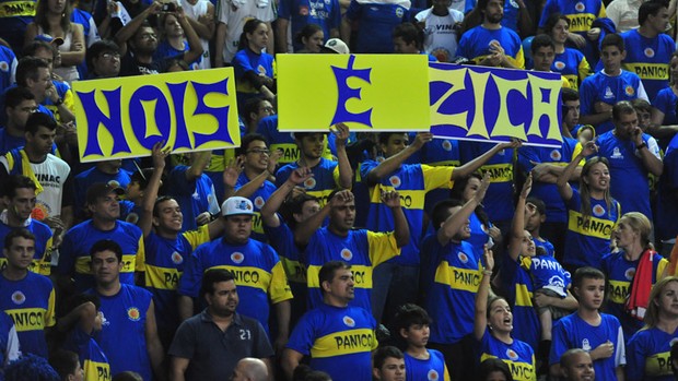 Torcida assume nóis é zica, ganha homenagem e promete invadir o Rio