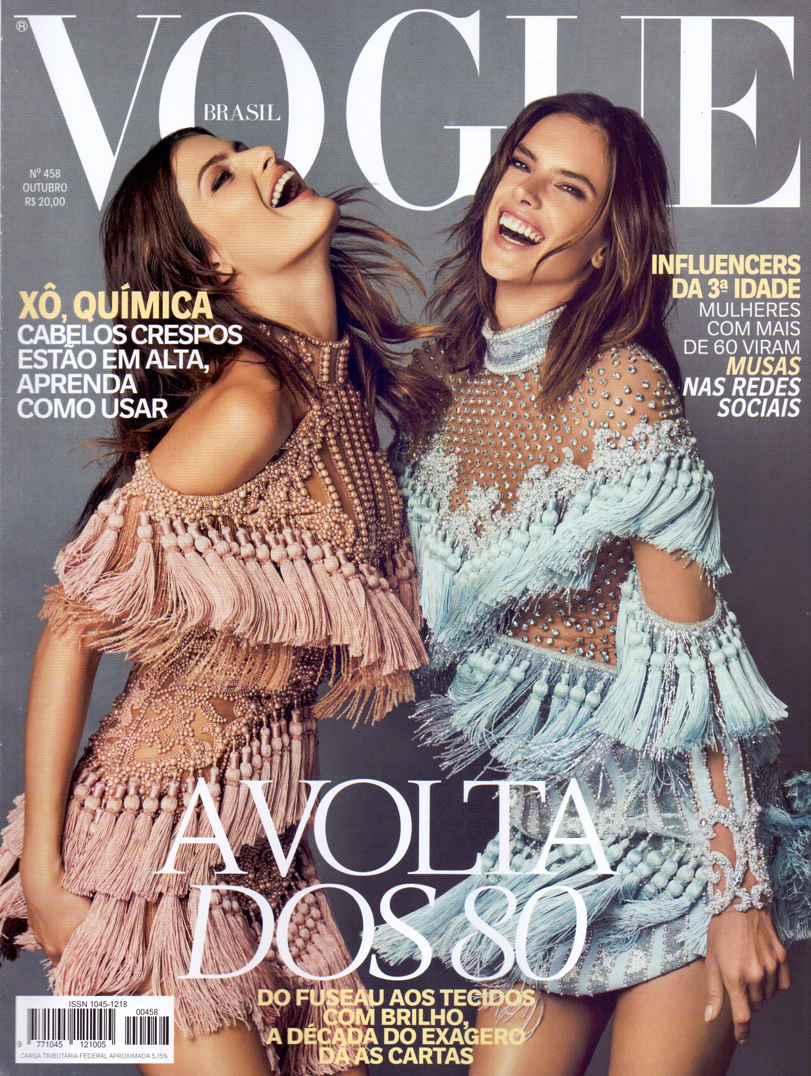Alessandra Ambrosio com Isabeli Fontana na capa da edição de outubro/2016 (Foto: Mariano Vivanco)