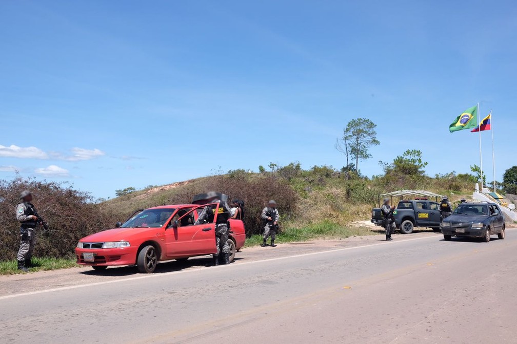 Atuação de agentes da Força Nacional começou nesta segunda (19) na fronteira  (Foto: Inaê Brandão/G1 RR)