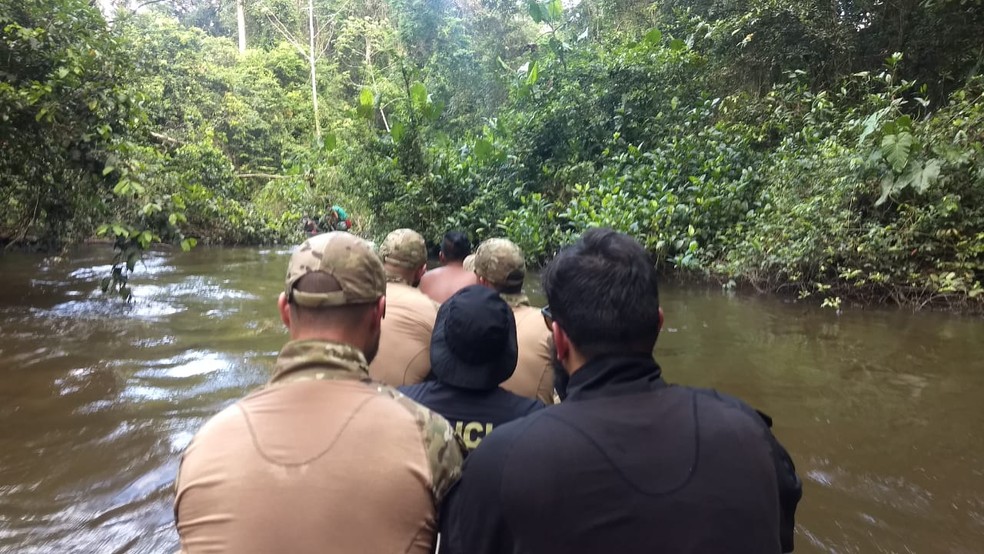 Policiais federais foram até a região, no dia 28 de julho, investigar a morte do líder indígena Waiãpi — Foto: PF/Divulgação