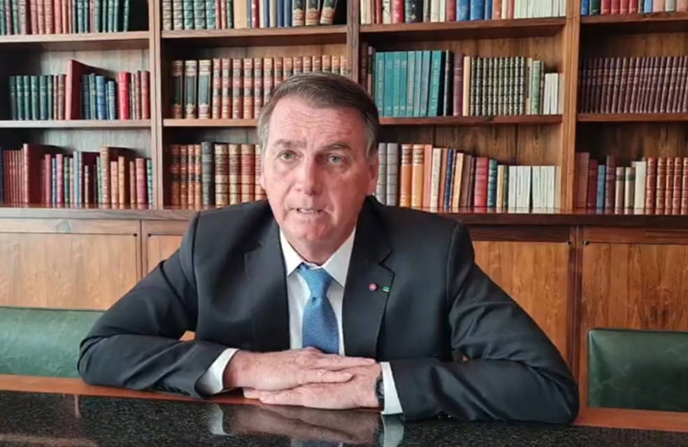 Vídeo publicado em 12 de agosto de 2021 no canal Jair Bolsonaro (PL) violou regras do YouTube — Foto: Reprodução