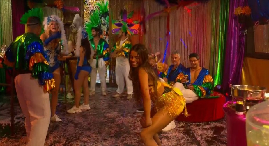 Key Alves dança e rebola em festa brasileira no reality mexicano 'La casa de los famosos'
