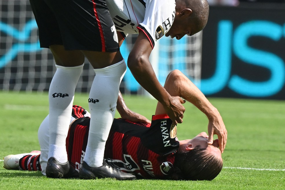 Filipe Luis, Flamengo x Athletico, final Libertadores — Foto: Luis Acosta / AFP