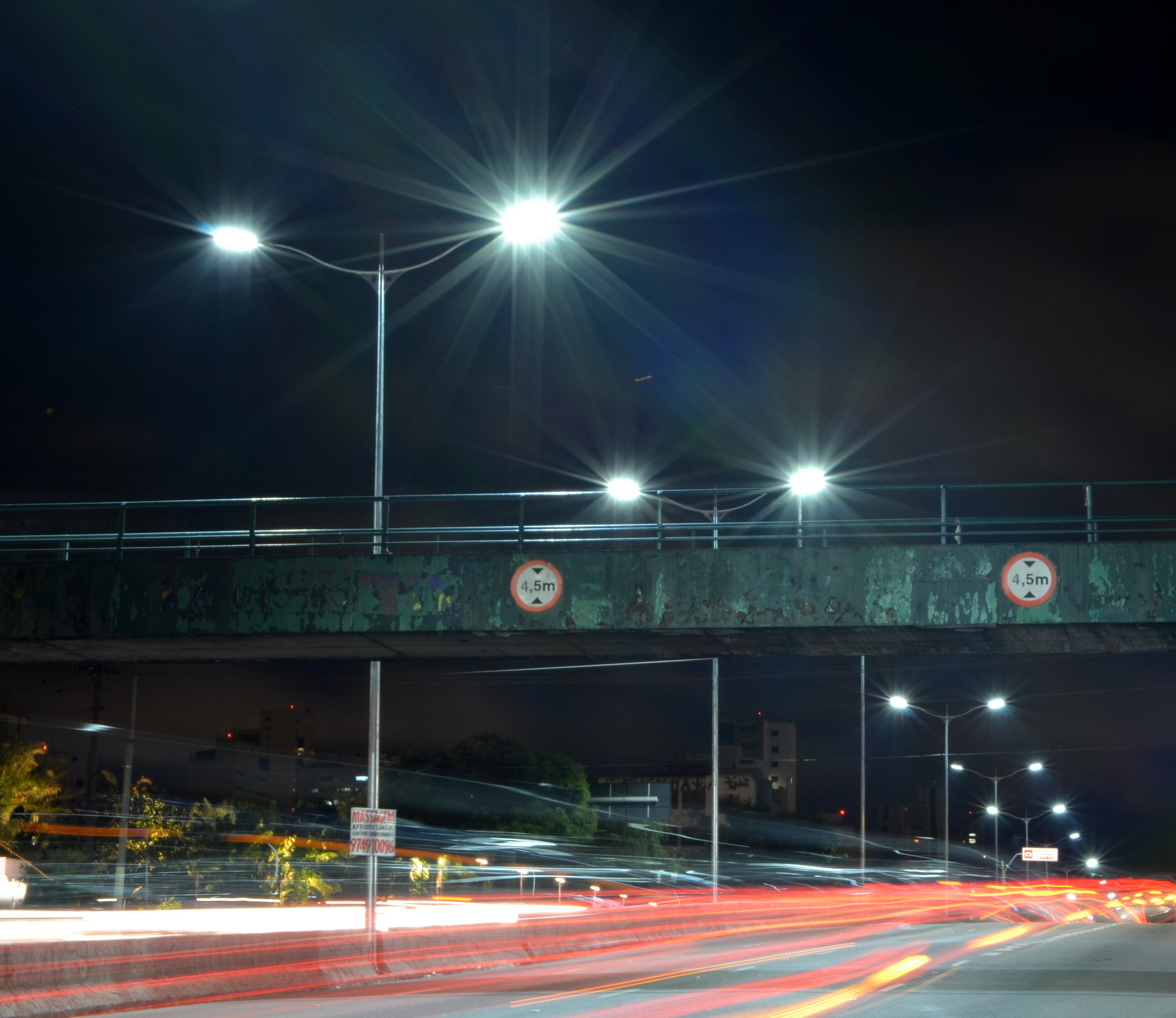 Iluminação pública da Avenida 23 de Maio já é toda composta por LED desde março deste ano (Foto: Taiane Ferreira/Divulgação)