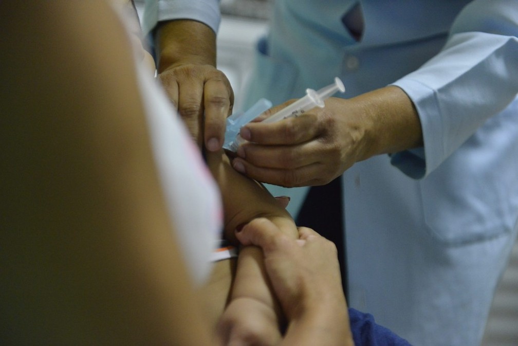 Vacina contra sarampo estÃ¡ disponÃ­vel no Sistema Ãšnico de SaÃºde (SUS) (Foto: Abecassis/Secom )