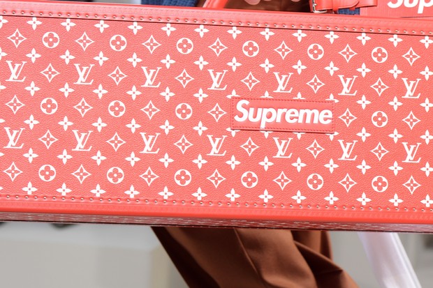 Jaqueta Louis Vuitton x Supreme - Grandes Grifes