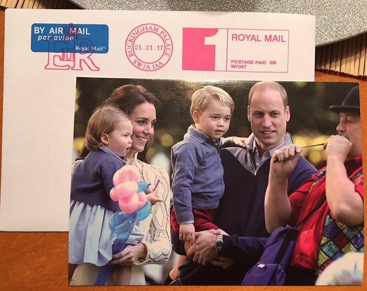 O cartão de Natal 2016 da família real britânica (Foto: reprodução / Twitter)