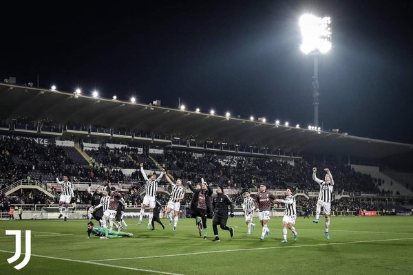 Jogadores da Juventus na hora do gol (Foto: Reprodução/Facebook)