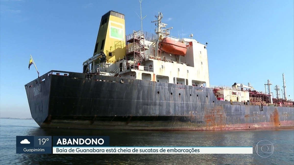 Acúmulo de navios abandonados transforma Baía de Guanabara em 'cemitério de embarcações' Rio
