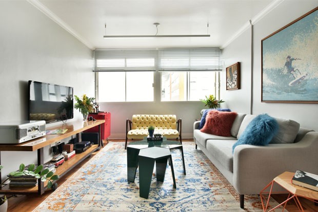 Mix entre o antigo e o novo transforma apartamento (Foto: Sidney Doll)