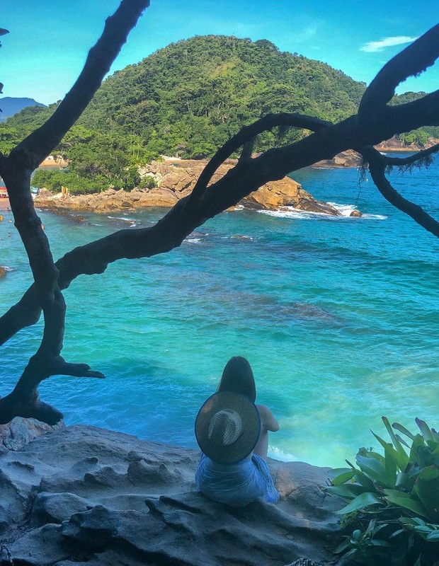 Mariana Galvão aprecia o mar (Foto: Reprodução/Instagram)