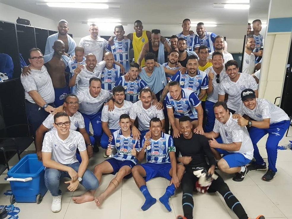 Jogadores do CSA comemoram empate com o Palmeiras — Foto: Divulgação/CSA