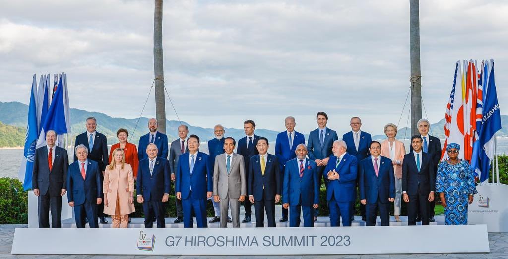 Foto oficial do G7 e convidados durante cúpula em Hiroshima, no Japão — Foto: Ricardo Stuckert/ Presidência