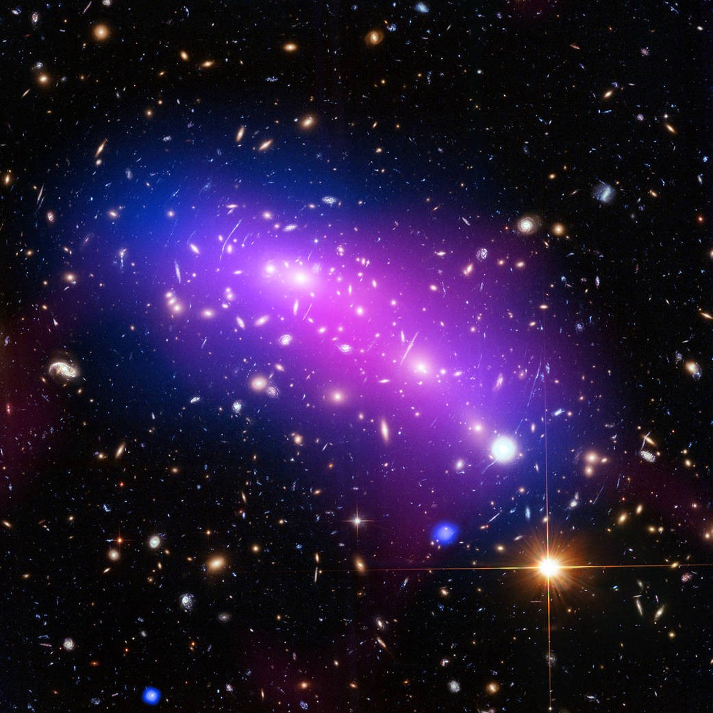 O objeto  MACS J0416.1-2403 (Foto: ESA/Hubble & NASA)