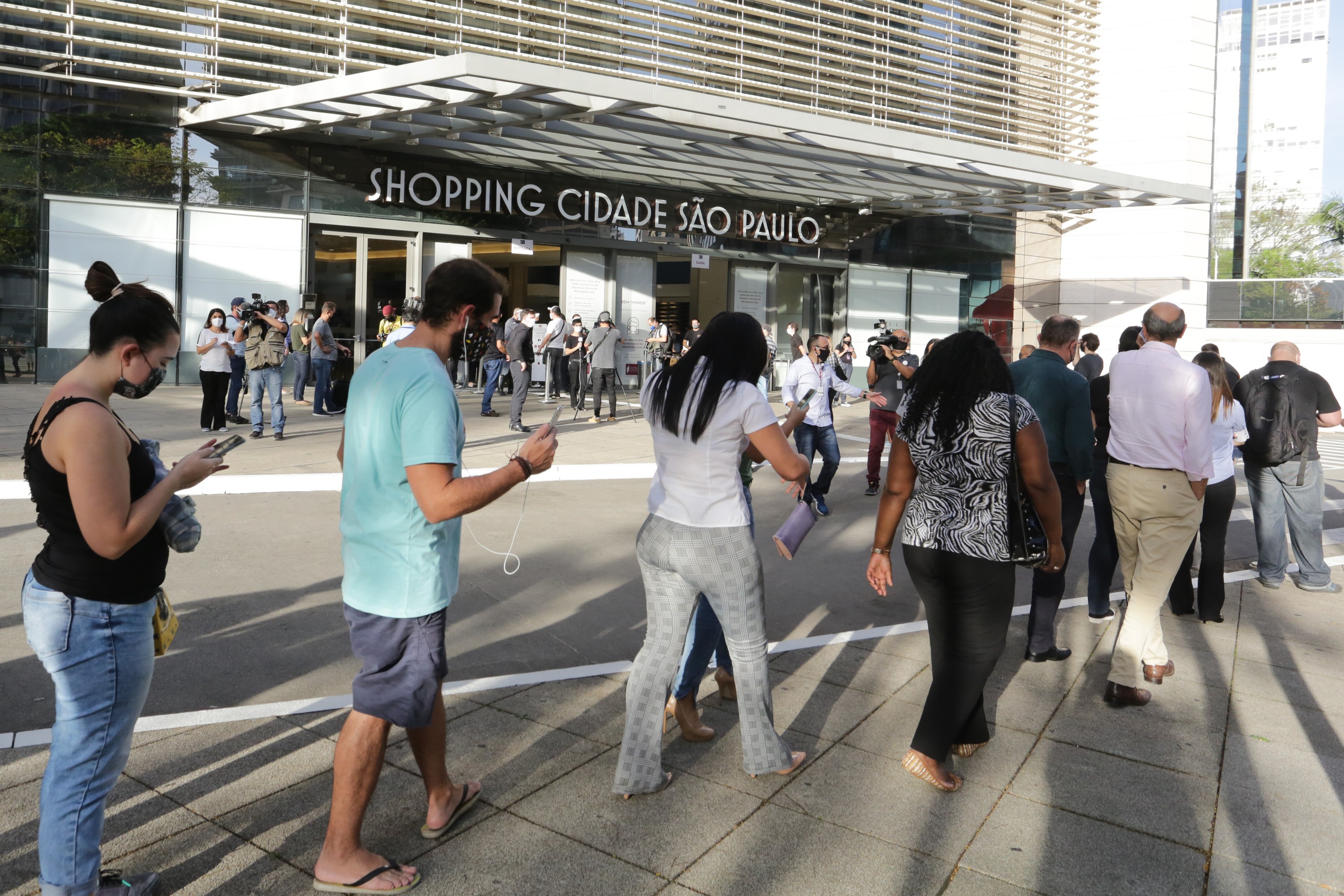 Lojas de shoppings em São Paulo têm queda de até 90% após reabertura, diz Alshop thumbnail