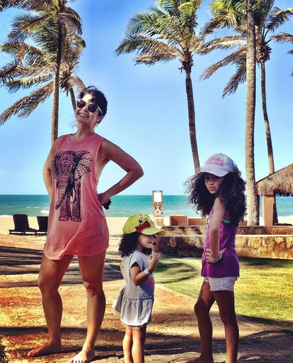 Samara Felippo e as filhas Alicia e Lara (Foto: Reprodução / Instagram)