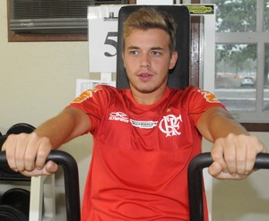 Flamengo encaminha empréstimo de Thomás para a Ponte Preta