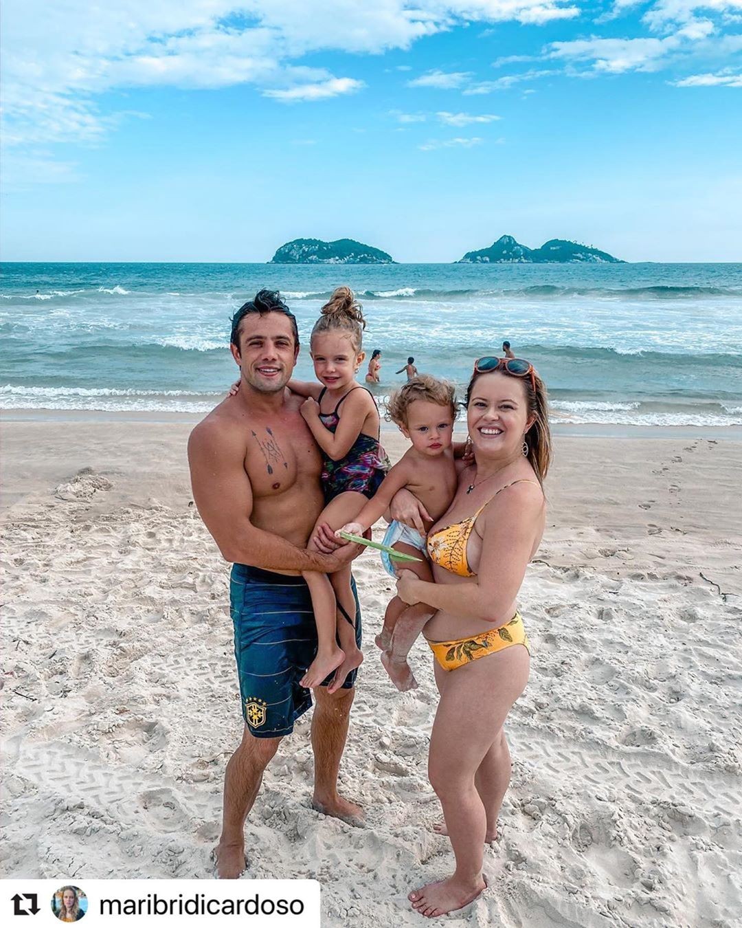 Mari Bridi e família (Foto: Reprodução / Instagram)