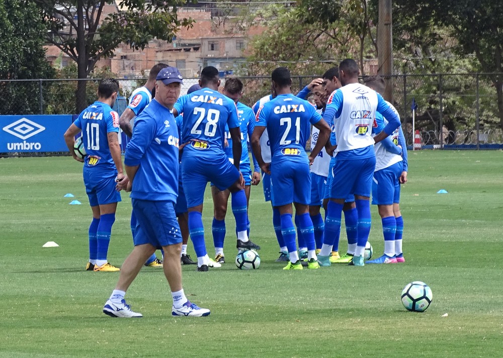 Mano Menezes tem uma semana para definir Cruzeiro da finalíssima