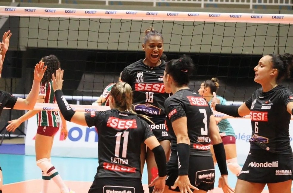 O Sesi-Bauru venceu o Fluminense pela Superliga feminina — Foto: Marcelo Ferrazoli/Sesi-SP